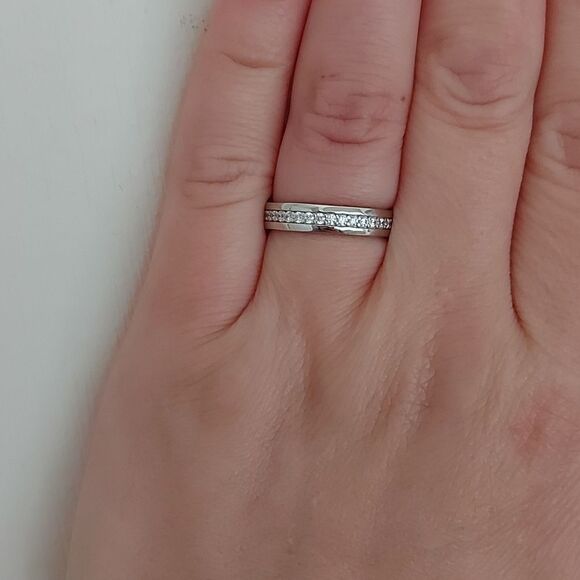 925 Sterling Silver Wedding Band Ring - Picture 4 of 7